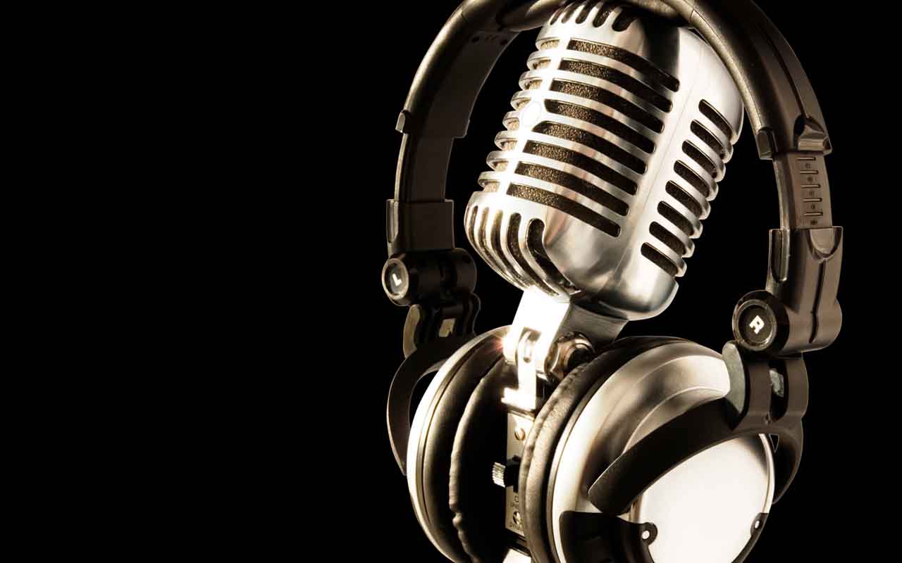 black-background-microphone-headphones-music-retro-curiosities