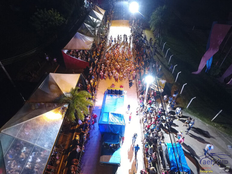 Olímpia - Carnaval tem desfiles das escolas de samba, show e trio elétrico na avenida Aurora