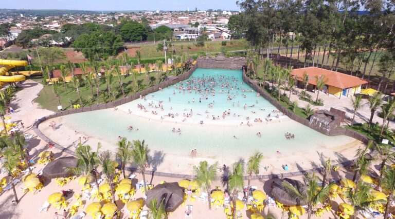 Barretos  faz aniversário e parque aquático tem passaporte a 9,90 , Churrascão Sertanejo e mais