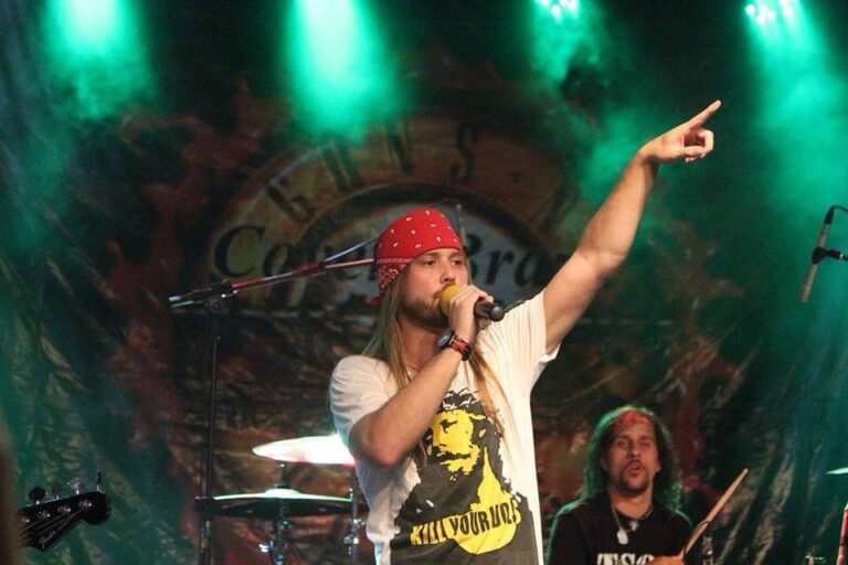 Cover oficial do Guns'n Roses se apresenta no Boemia Butiquim