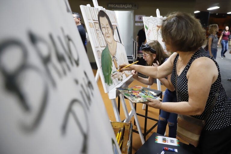 Apresentações do Núcleo Municipal de Artes e Cultura Modalidade Artes Plasticas Foto Marcos Morelli