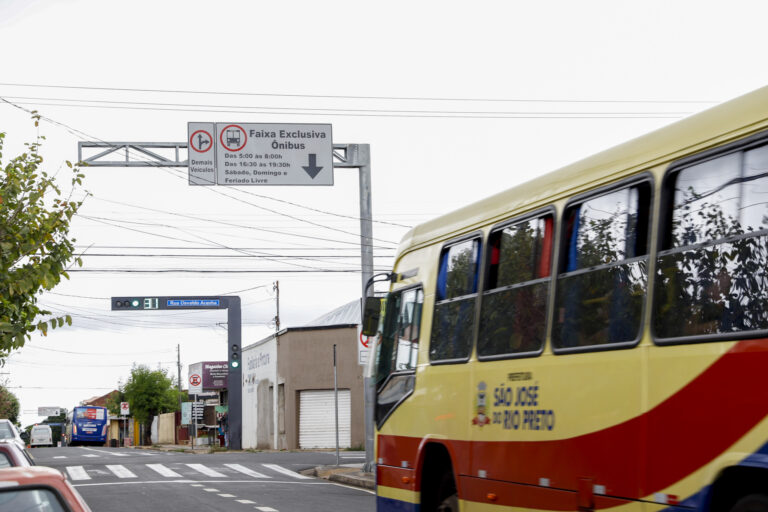 Trânsito exclusivo para o transporte urbano em horários de pico passa a valer nesta segunda-feira, dia 6