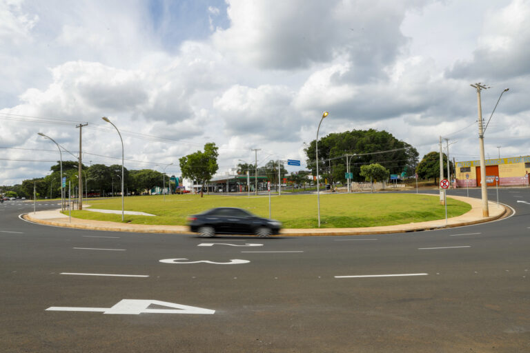 Nova rotatória da Fernando Costa vai melhorar fluxo de veículos