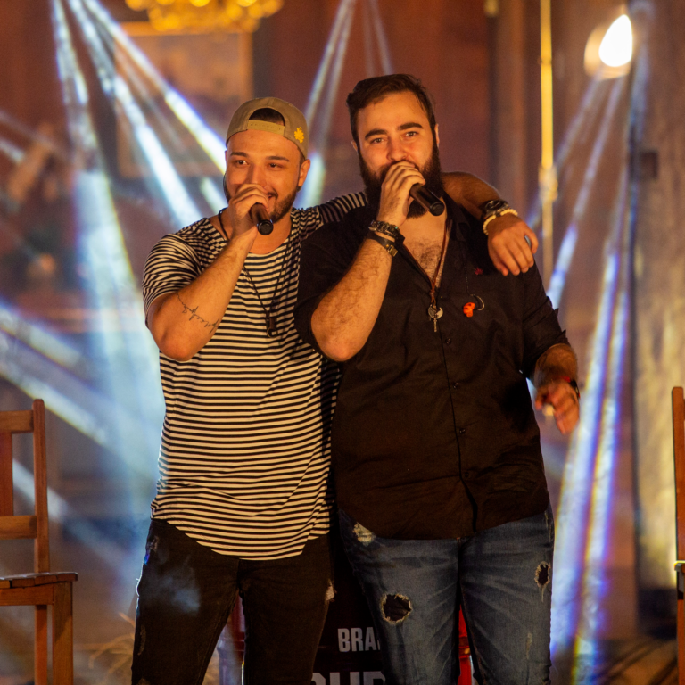 Jota e Guilherme lançam álbum ‘Live Nosso Esquenta’ nas plataformas de streaming