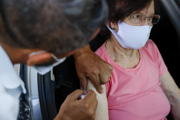 Swift reabre nesta terça-feira para vacinação de segunda dose de idosos