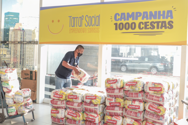 TARRAF doa 100 cestas básicas para entidade de Rio Preto
