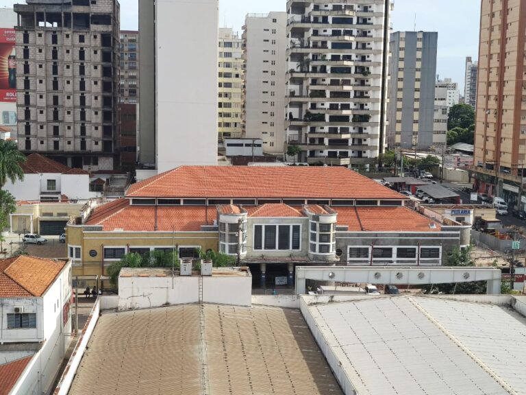 Reforma do Mercadão avança na área externa