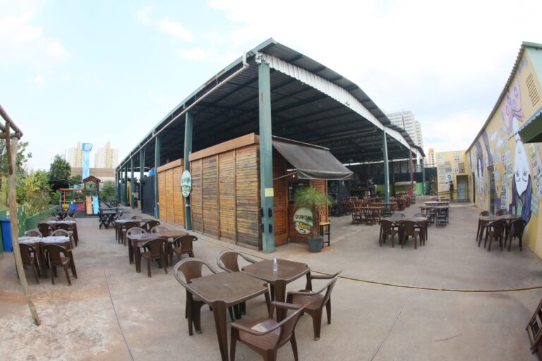 Quintal Food Park volta a funcionar