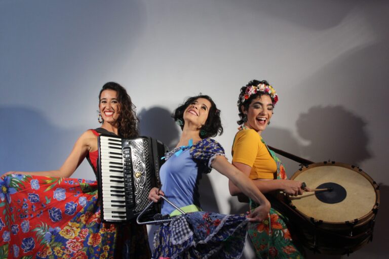 Trio Mana Flor enaltece cultura nordestina no Sesi Rio Preto 