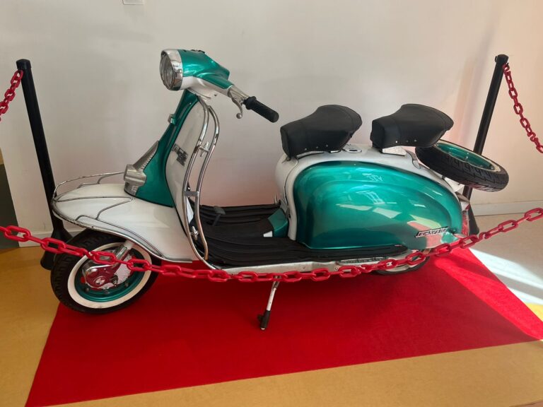 Exposição de motos antigas é atração no Barretos Park Hotel