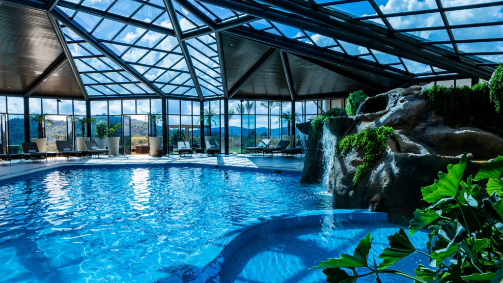 Dia dos Namorados no Bendito Cacao Resort & Spa une charme, sabores
e momentos especiais em Campos do Jordão
