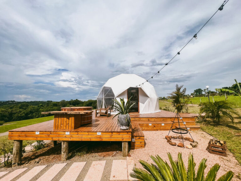 Glamping em Bonito une natureza e conforto