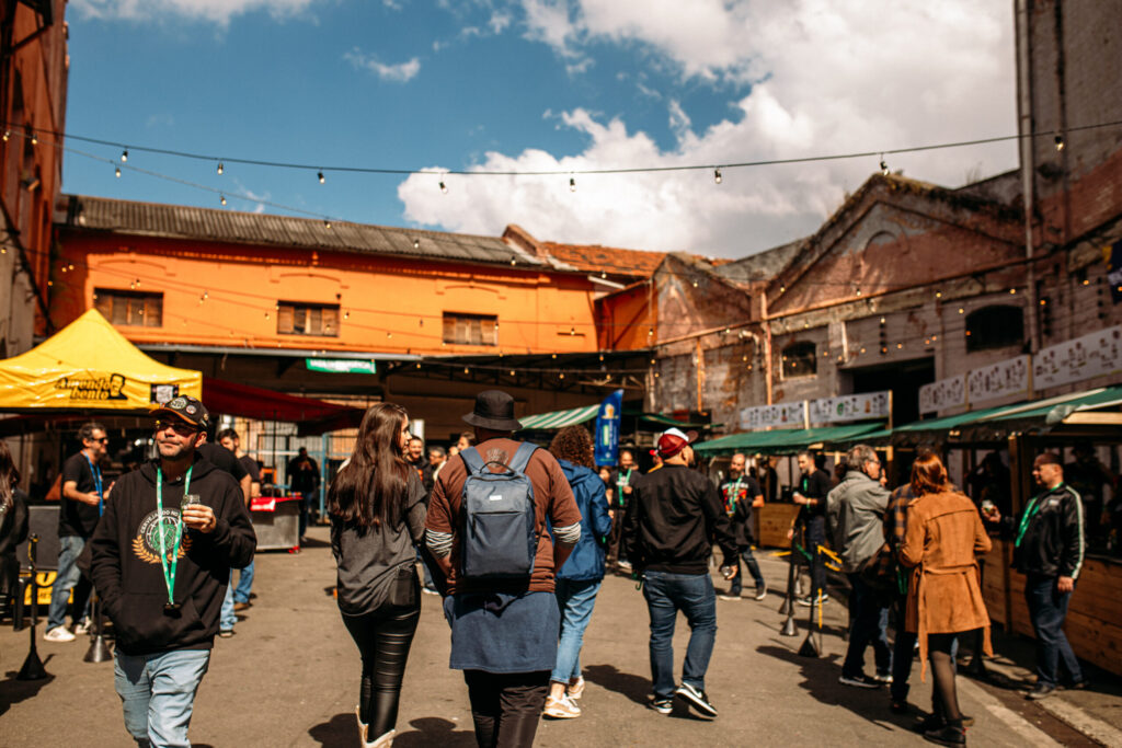 IPA Day Brasil: festival em Ribeirão Preto aposta em diversidade musical e 40 rótulos de cerveja