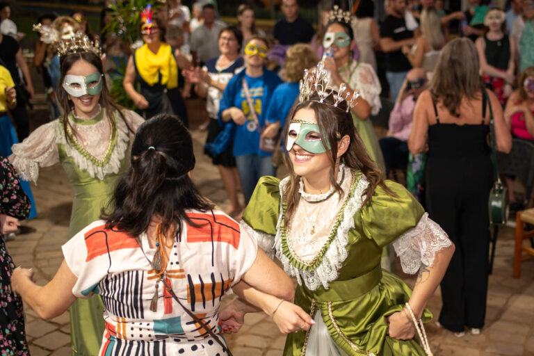 Caminhos de Pedra realiza Baile de Máscaras