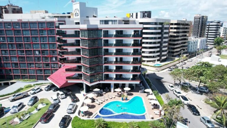 Maceió Mar Hotel celebra 37º aniversário