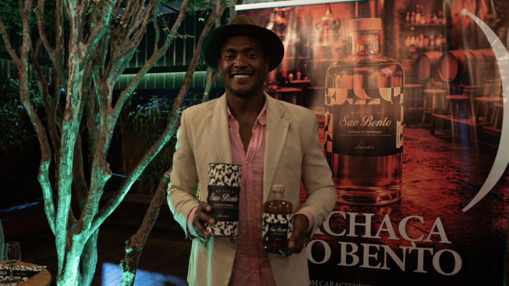 Boteco São Bento apresenta cachaça extra-premium envelhecida por 12 anos