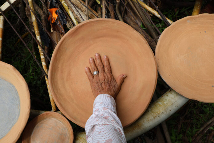 Cerâmica ancestral ressurgem pelas mãos de mulheres do Amazonas